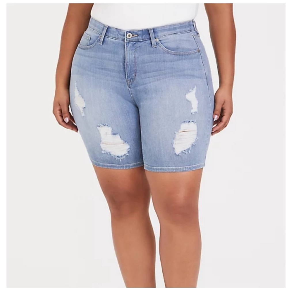 Torrid Sky High Skinny Bermuda Jean Shorts Womens Plus Sz 24